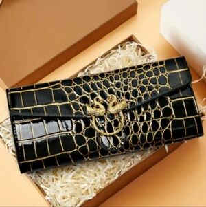 Chic Black Crocodile Pattern Clutch Women's Wallet